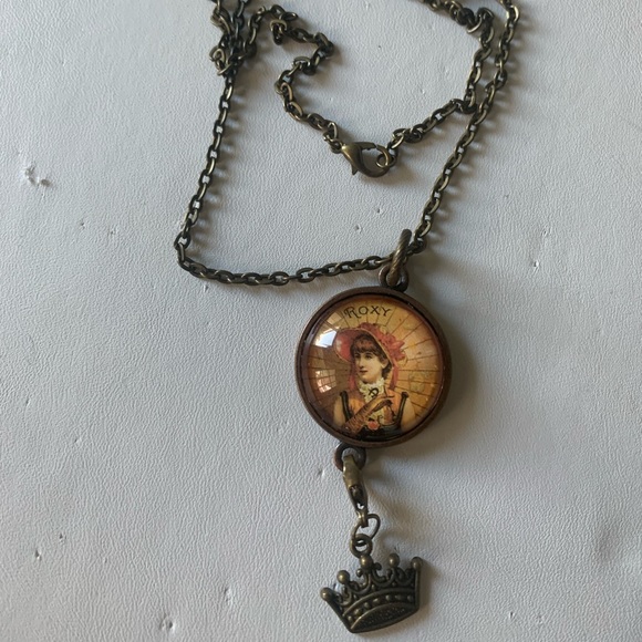 Necklace Roxy with Crown charm - Picture 4 of 12